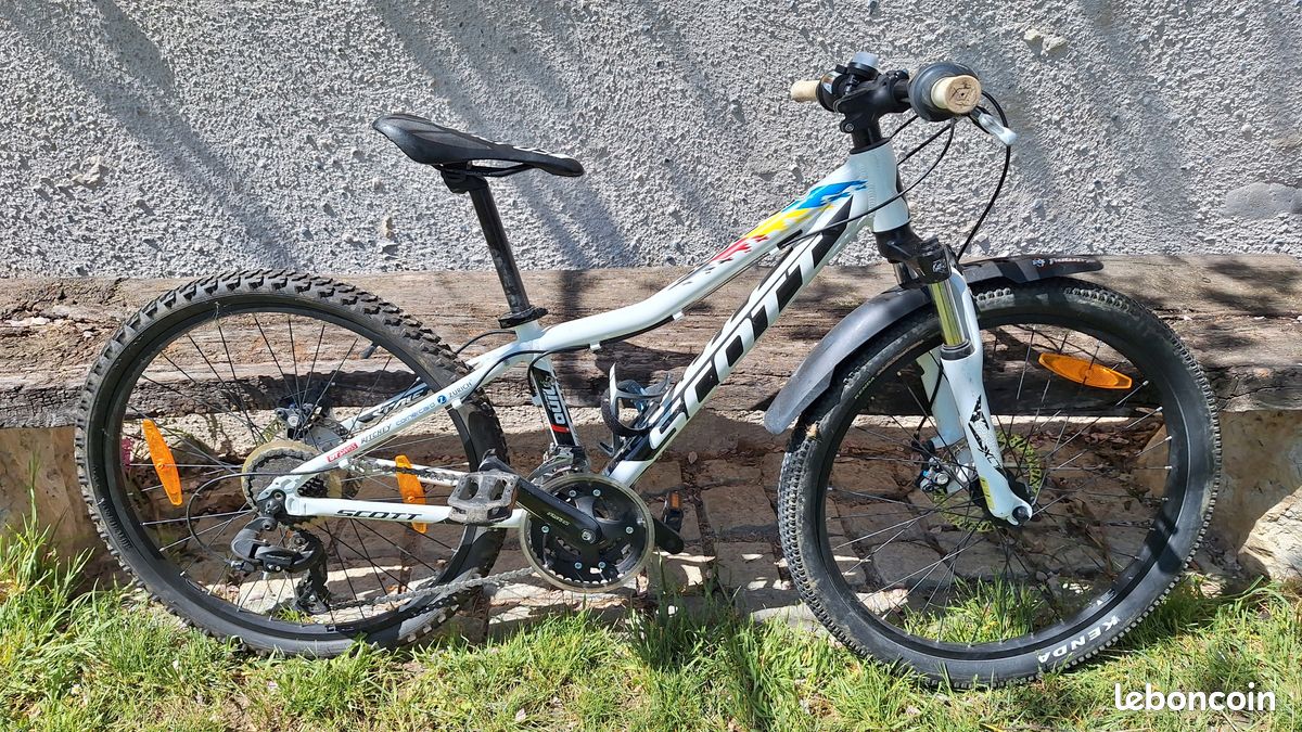 VTT enfant Scott Scale JR24 Nino Schurter Edition 24” (image 1)