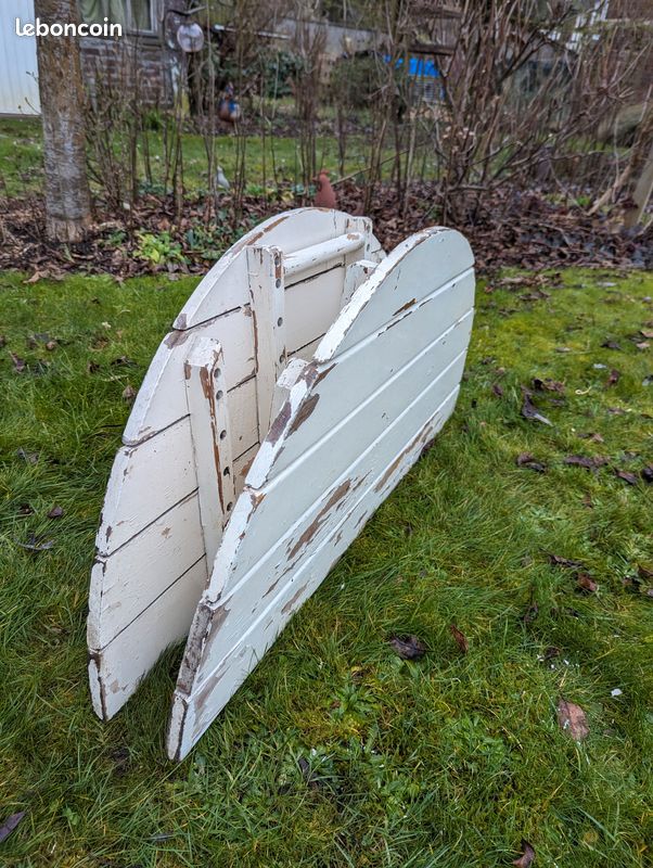 Table ronde et chaise en bois de jardin vintage (image 3)