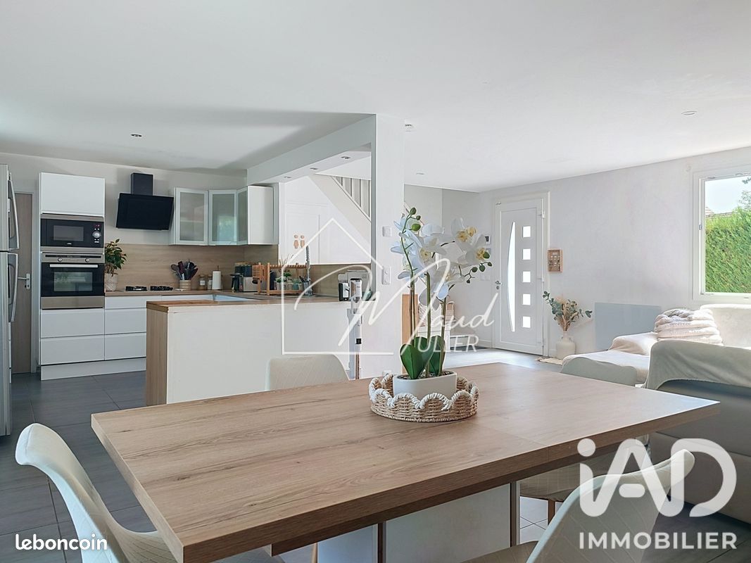 Maison 6 pièces 110 m² · à Le Plessis-Belleville · 110 m² · 328 000 €