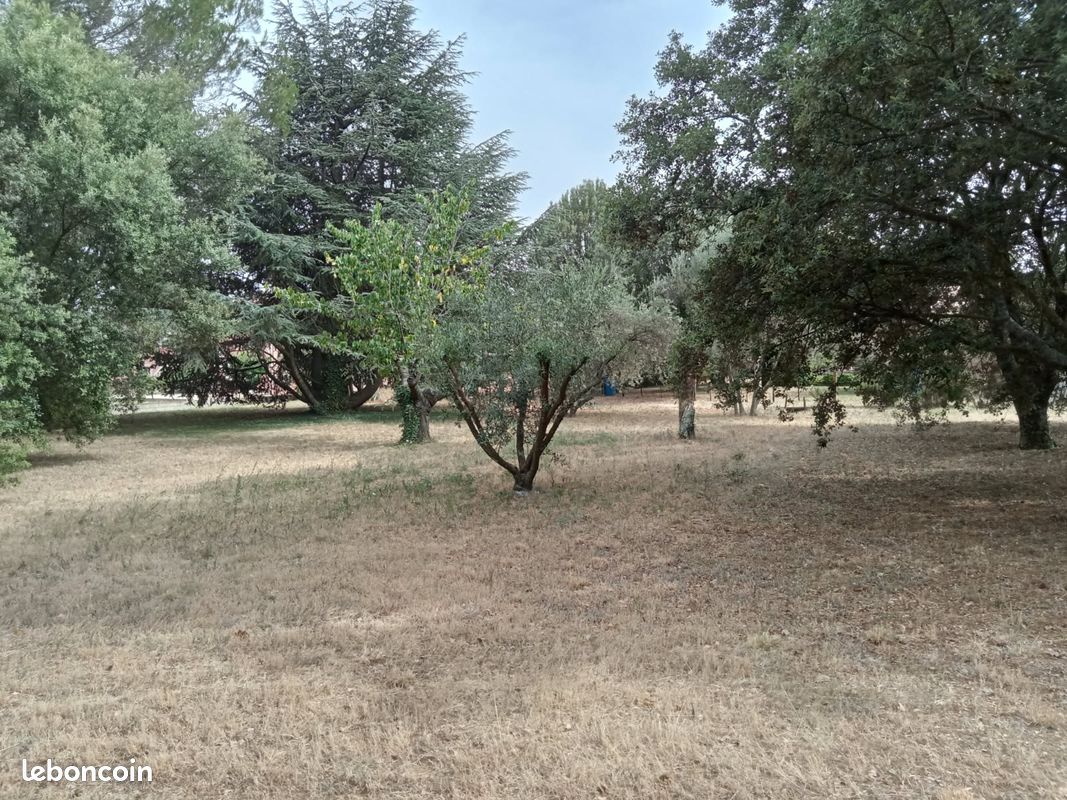 Terrain à bâtir à Pont-Saint-Esprit · 160 000 €