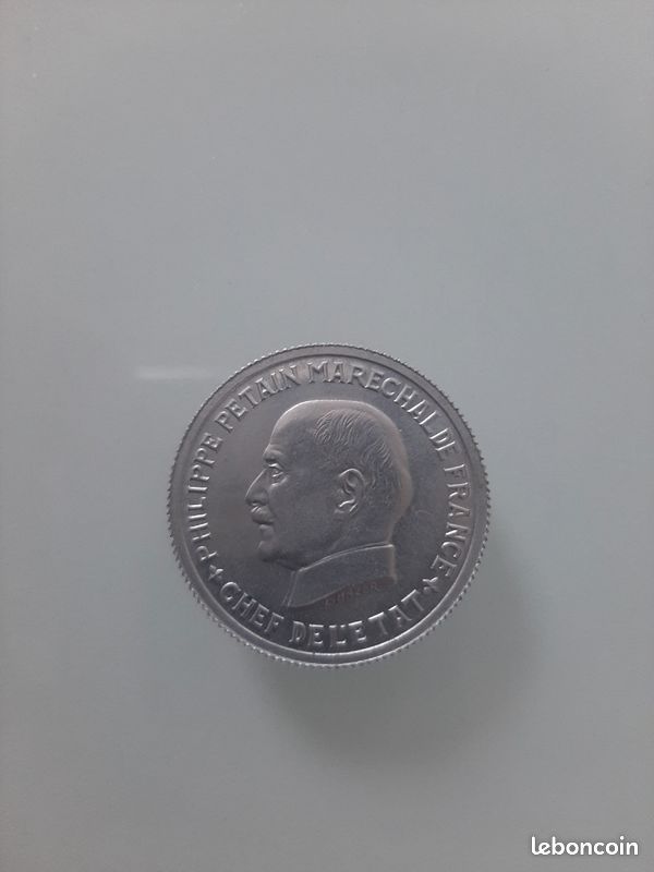 Pièce très rare monnaie ESSAI de 5 francs Pétain 1942 aluminium.
Par Bazor et Galle (image 2)