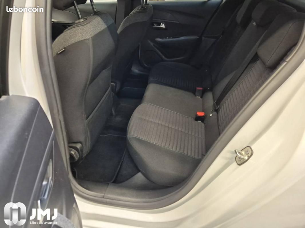 Peugeot 208 PureTech 100 S&S BVM6 Style (image 10)