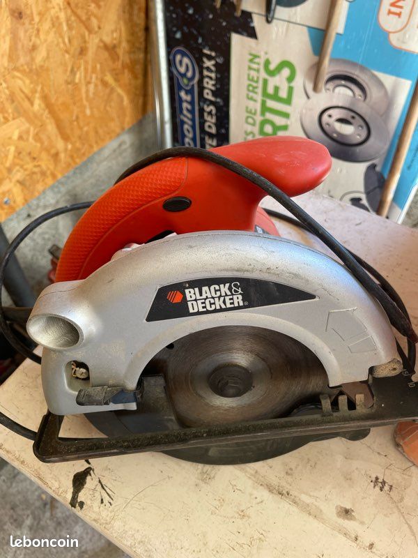 Scie sauteuse black et decker (image 1)