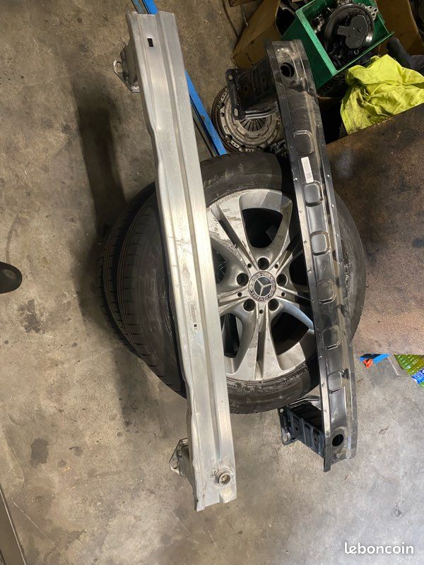 Renfort de pare-chocs arrière, BMW. F46 (image 1)