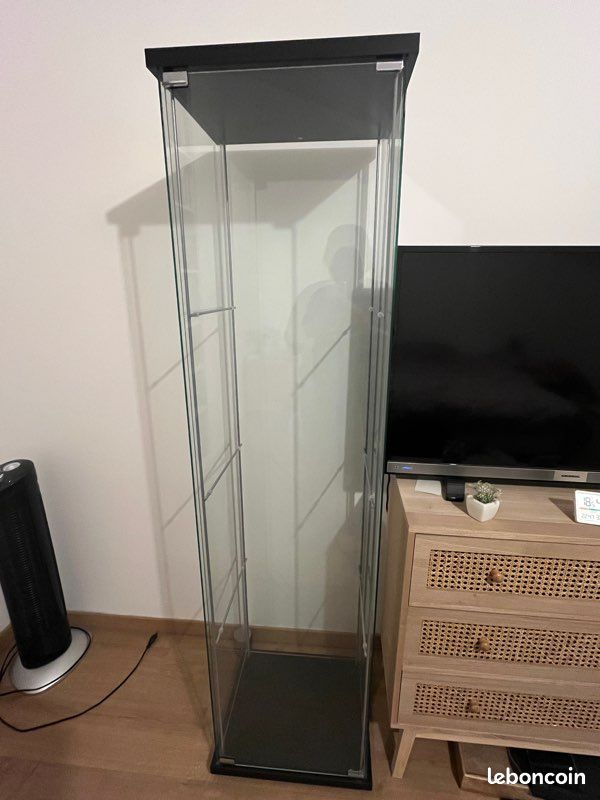 Vitrine en verre IKEA (image 1)