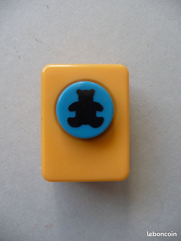 ♥ 4 mini PERFORATRICES pour scrapbooking BONBON / ETOILE / NOUNOURS / SAPIN (image 9)