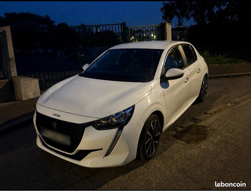 Peugeot 208, 1,5 l Blue HDI 100cv (image 2)