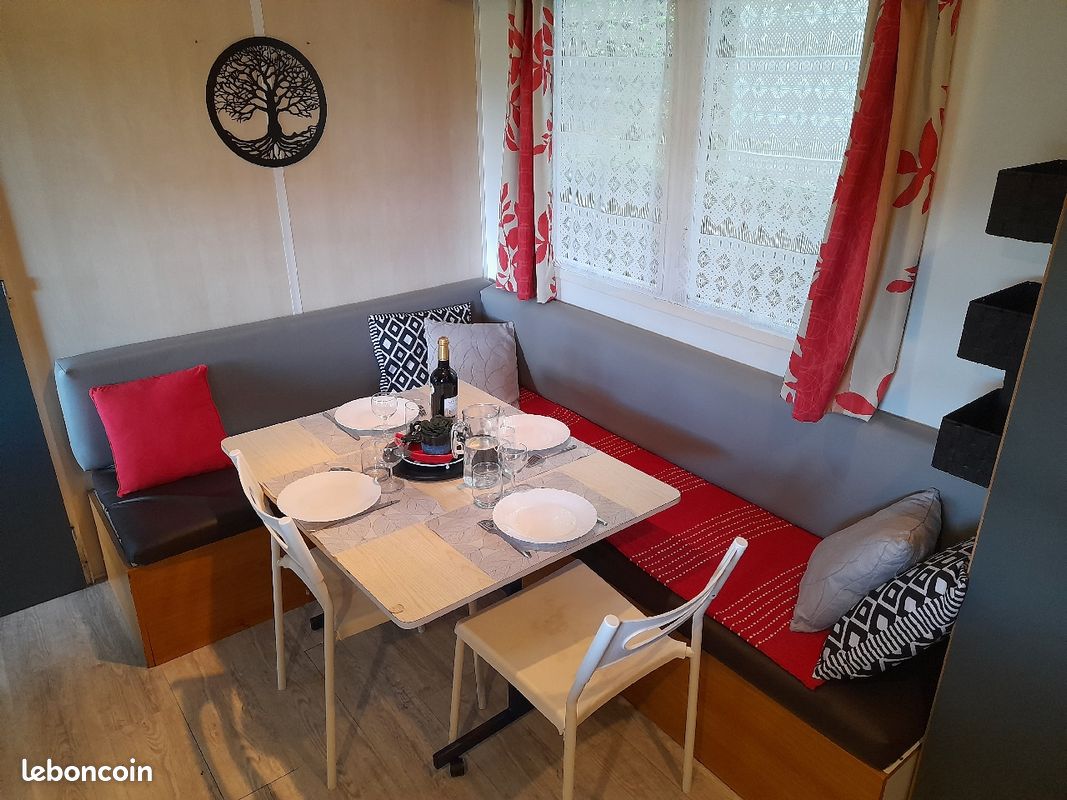 Mobil-home au calme avec beau point de vue dans camping familial avec piscine (image 10)