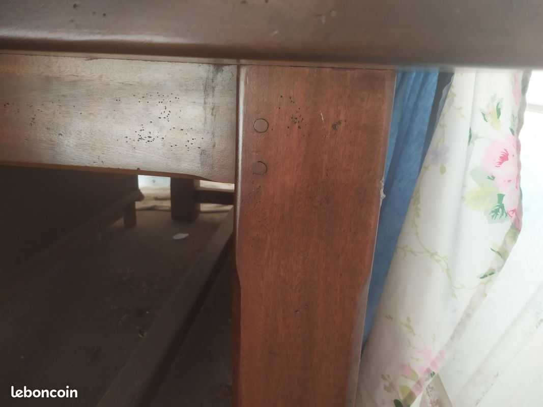 Table (image 4)