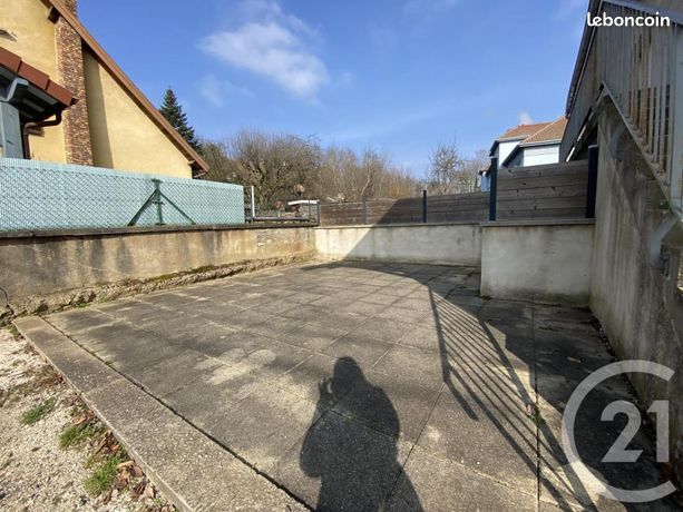 https://img.leboncoin.fr/api/v1/lbcpb1/images/e6/99/f9/e699f9c1c46714327c356fb21b28a68782742d0b.jpg?rule=ad-image