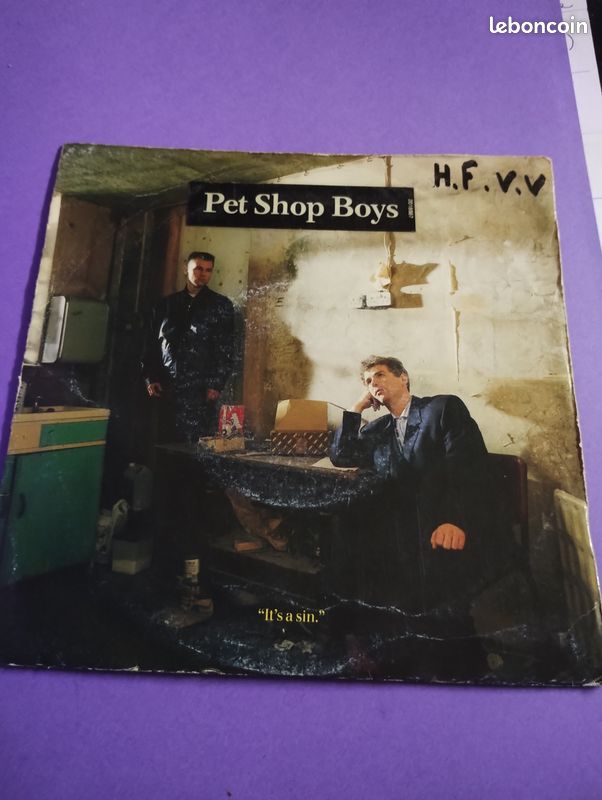 Disque vinyle 45 Tours Pet Shop Boys "It's a sin" (image 1)