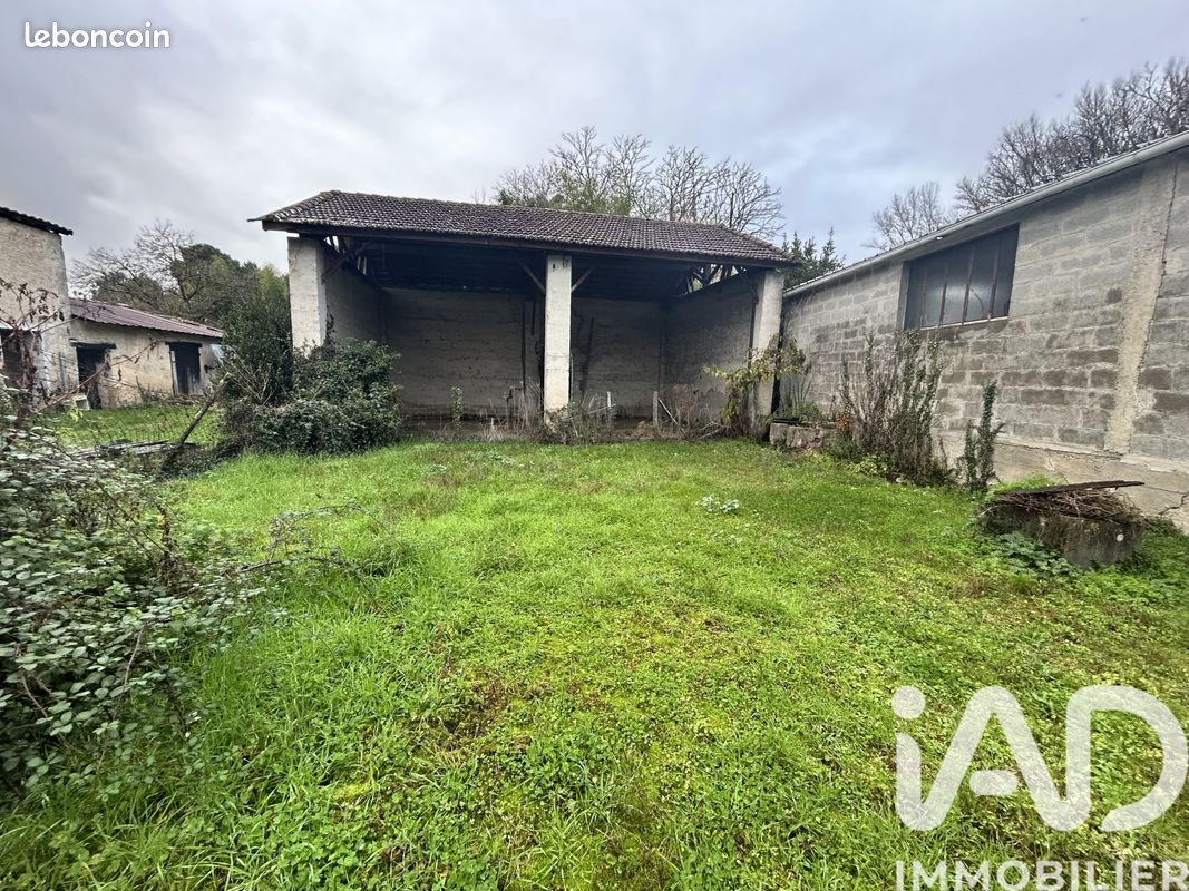 Terrain 1045 m² · à Illats · 1 045 m² · 68 500 €