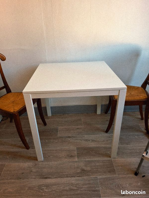 Table 4 places (image 3)