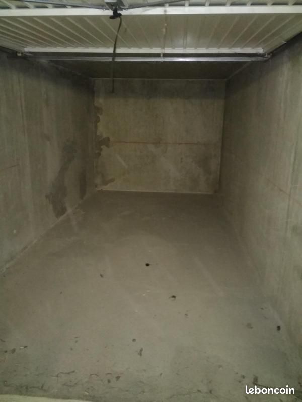 Parking 13 m² · à Bourgoin-Jallieu · 13 m² · 87 €