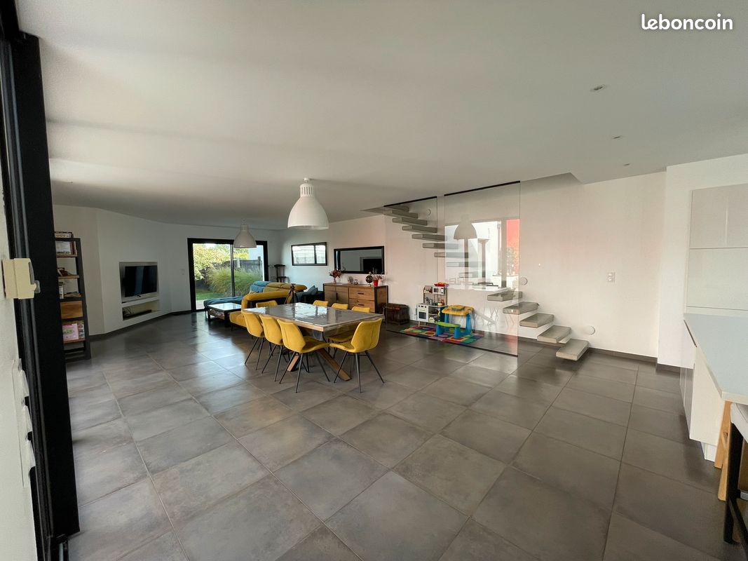 Maison 7 pièces 168 m² · à La Mézière · 168 m² · 540 000 €