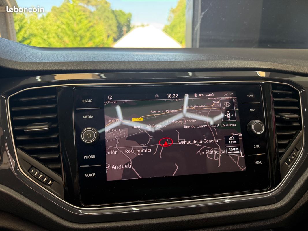 VOLKSWAGEN T-ROC 1.5 TSI 150 EVO Start/Stop DSG7 Carat Exclusive / Entretien Exclusif Volkswagen / Toit Ouvrant (image 34)