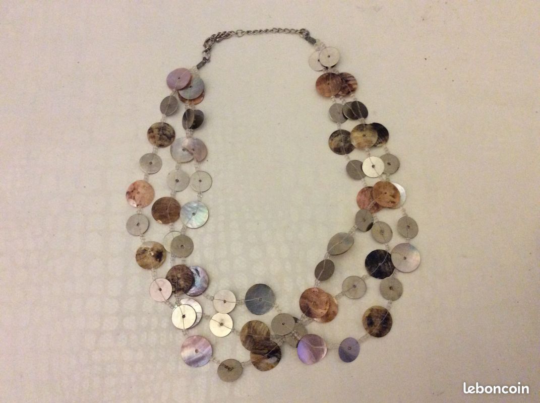 Collier 3 rangs en nacre (image 1)