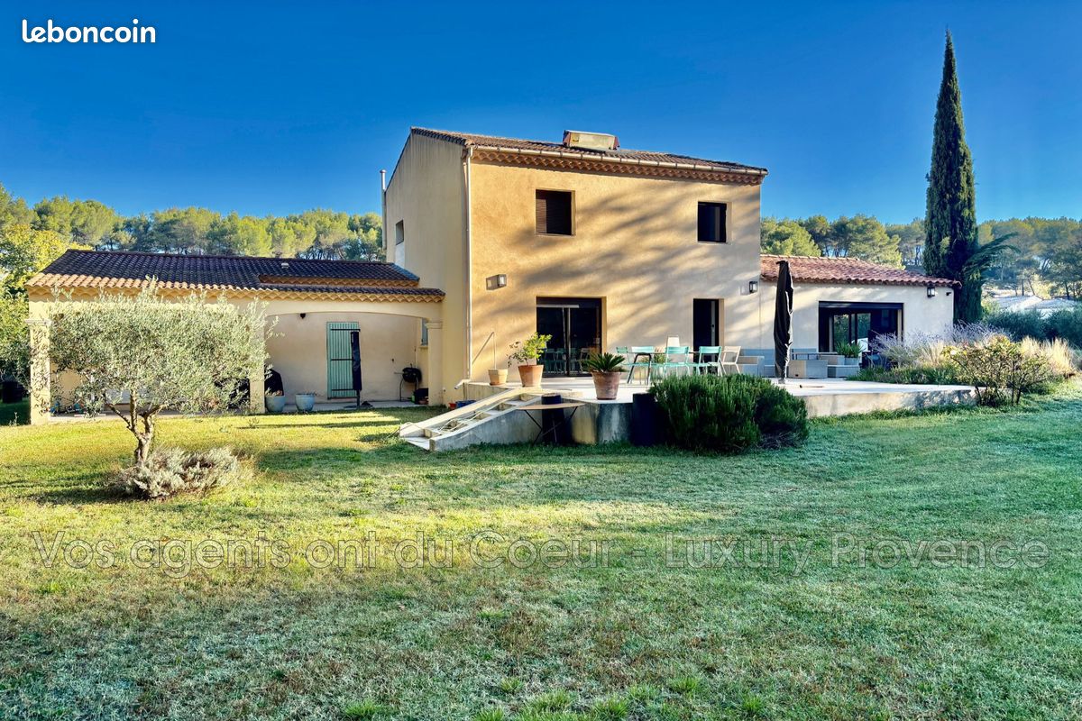 Maison 6 pièces 200 m² · à Simiane-Collongue · 200 m² · 900 000 €