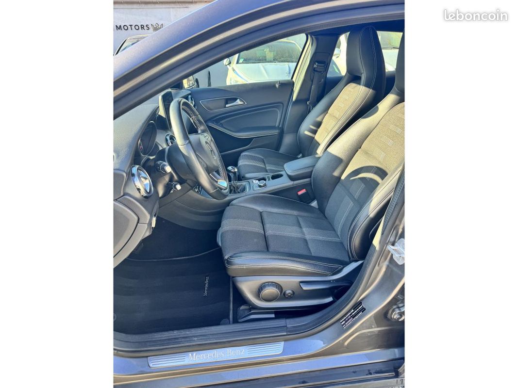 MERCEDES CLASSE GLA 180 Sensation 122ch phase 2 (image 10)