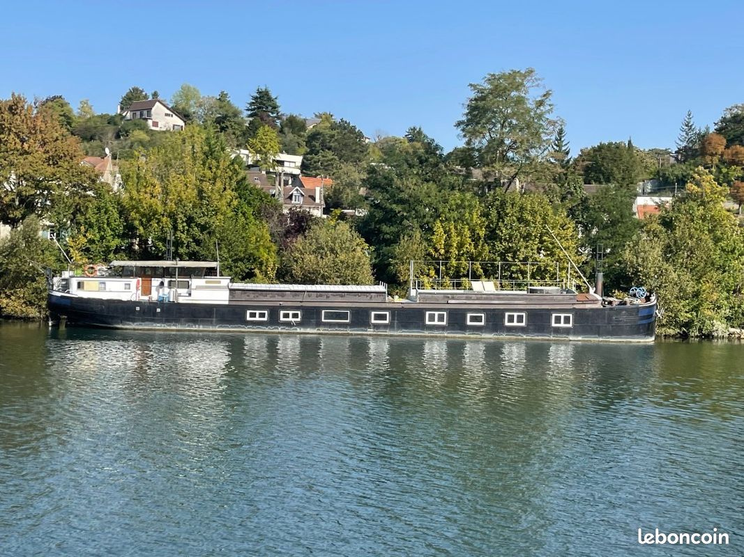 Local commercial 4 pièces 160 m² · à La Frette-sur-Seine · 160 m² · 249 000 €