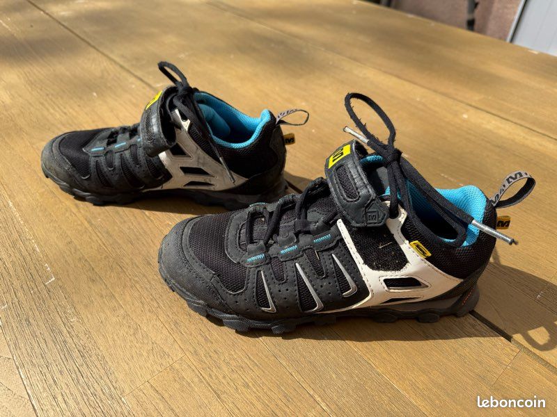 Chaussures Vélo Peloton Pour Femme - Taille EU 38 / US 7 - Avec Crampons 3 Trous - Légèrement Usées