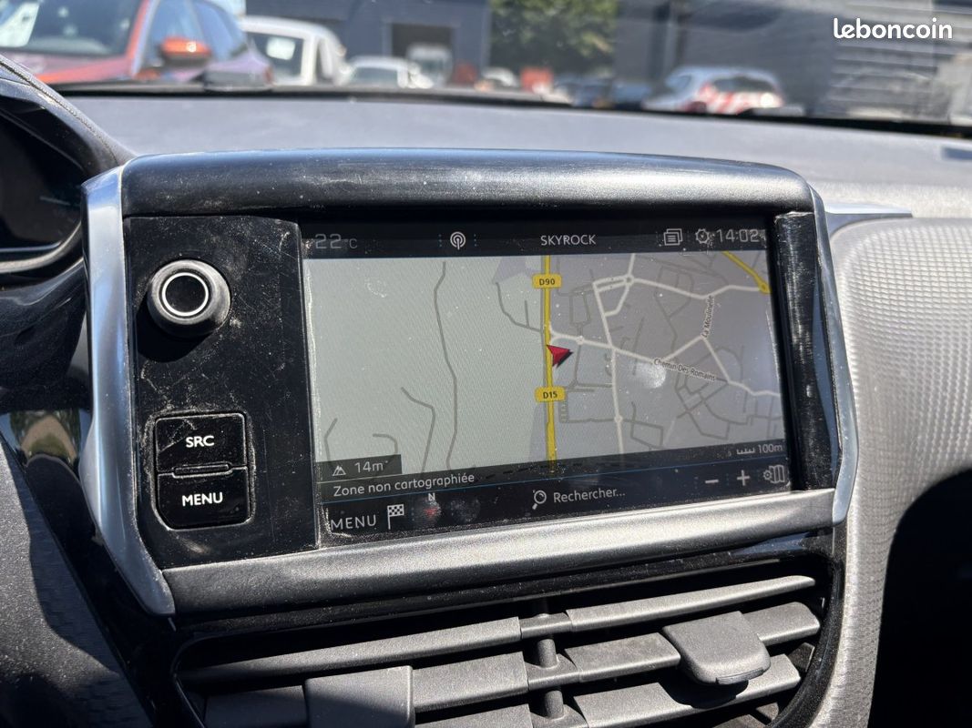 Peugeot 2008 BlueHDi 120 EAT6 Allure Business (image 14)