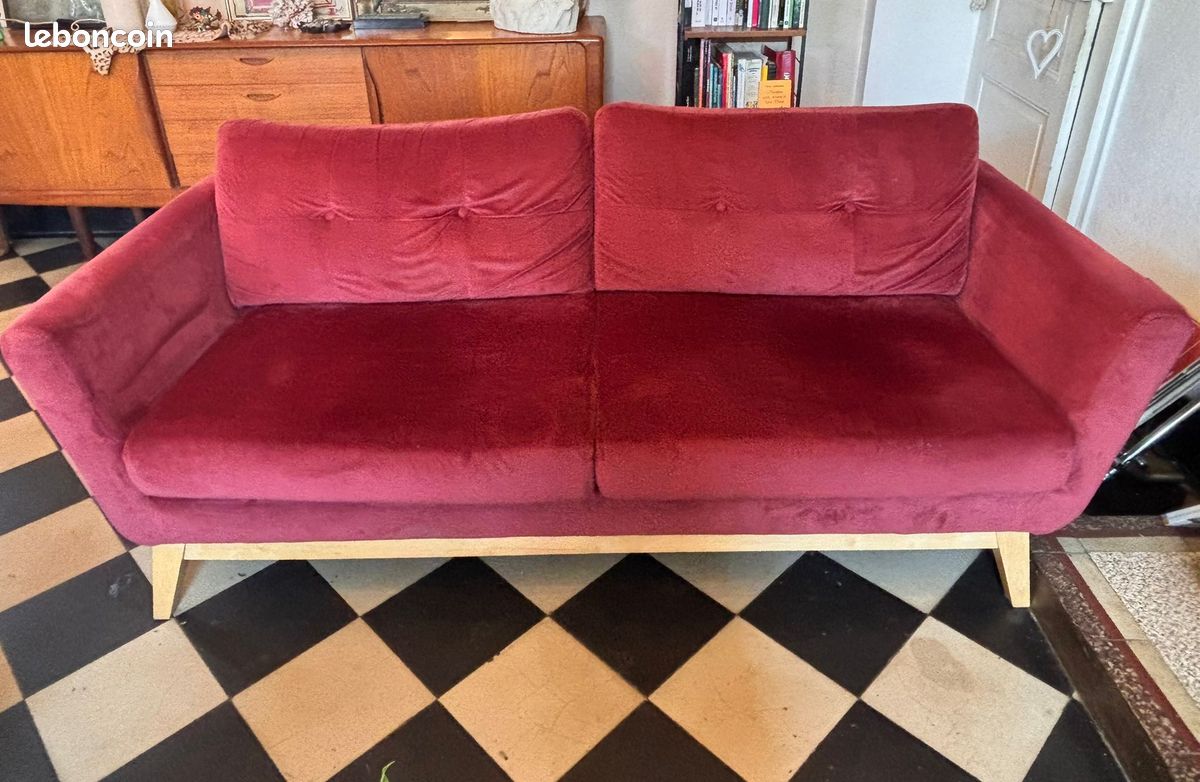 Canapé velours rouge 3 places style scandinave (image 5)