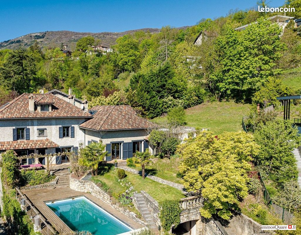 Maison 10 pièces 301 m² · à Corenc · 301 m² · 995 000 €