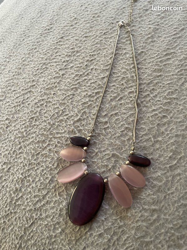 Collier argenté avec des belles pierres (image 4)