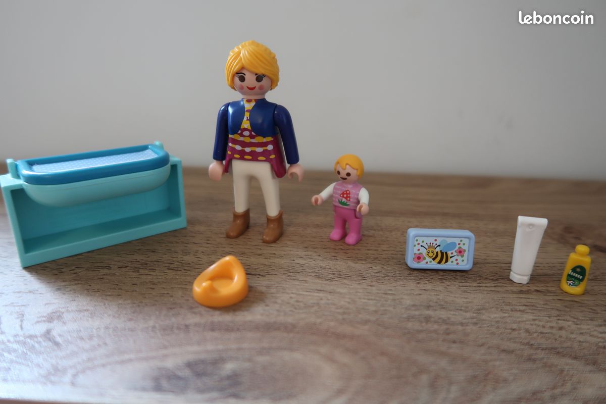 Playmobil Maman avec bébé et table à langer 5368 (image 1)