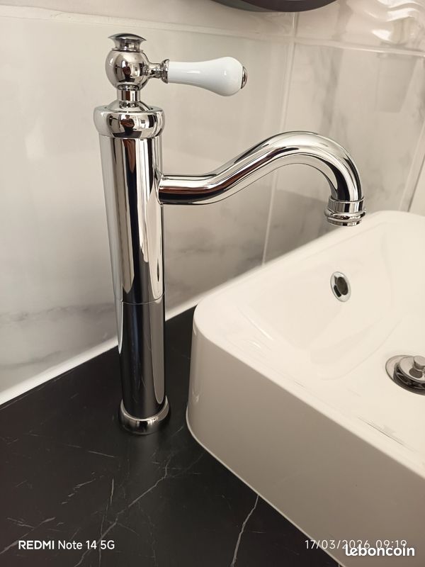Meuble vasque avec robinet (image 10)