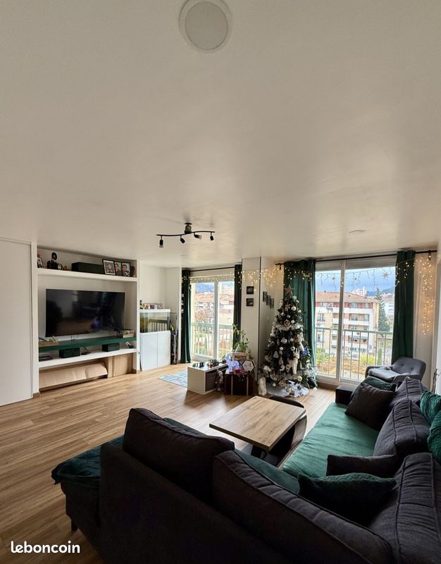 Maison 11 pièces de 350m2 sur 3000m2 de terrain à Mimet — 2