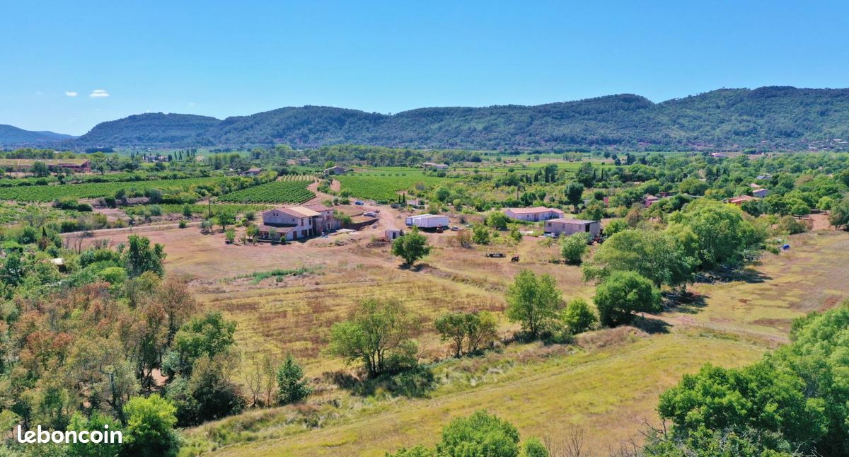 Maison 10 pièces 490 m² · à Le Luc · 490 m² · 990 000 €