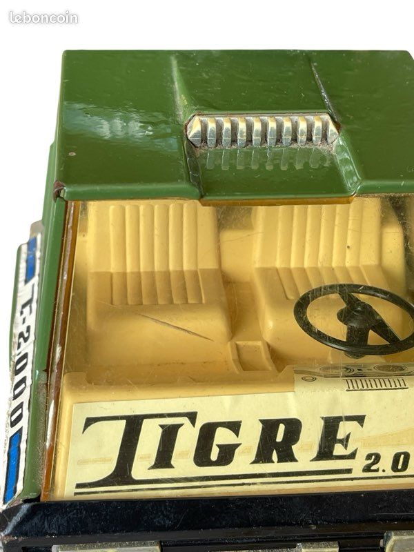 CAMION TIGRE 2000 militaire GOZAN MADE IN SPAIN TOLE en tbe avec 2 chars EUR 50,00 - FR