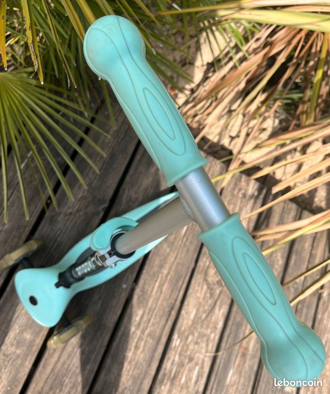 Trottinette 3 roues enfant Globber Primo Light (image 2)