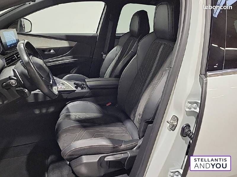 Peugeot 3008 Hybrid4 300 e-EAT8 GT Pack (image 10)