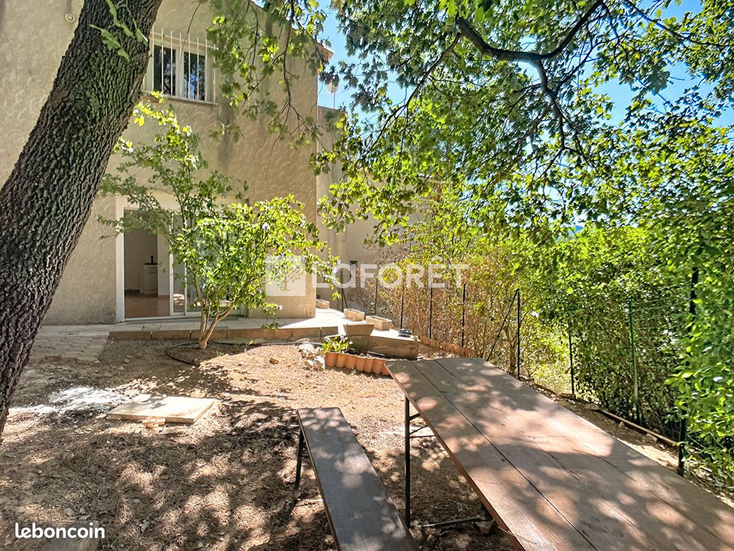 Appartement 1 pièce 25 m² · à Cuges-les-Pins · 25 m² · 650 €/mois