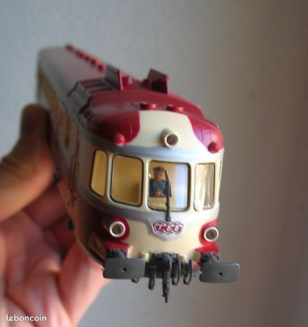 Autorail RGP livrée TEE JOUEF-HJ2461 - UTM Modélisme Ferroviaire