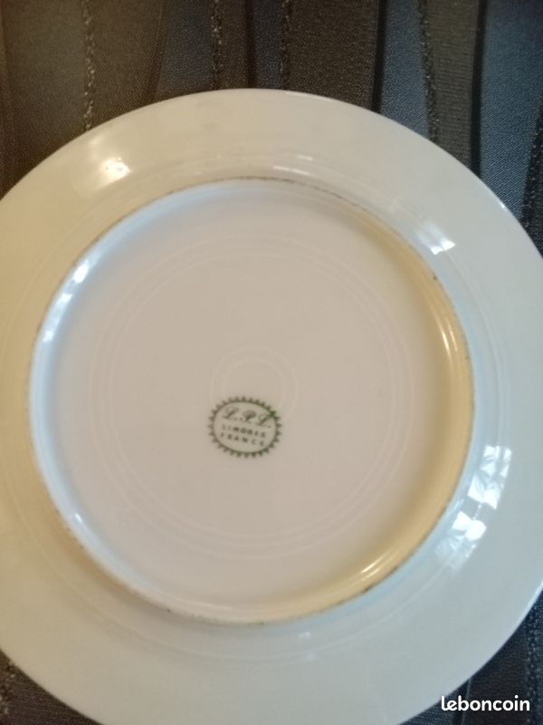 2 petites assiettes décorative de Limoges (image 3)
