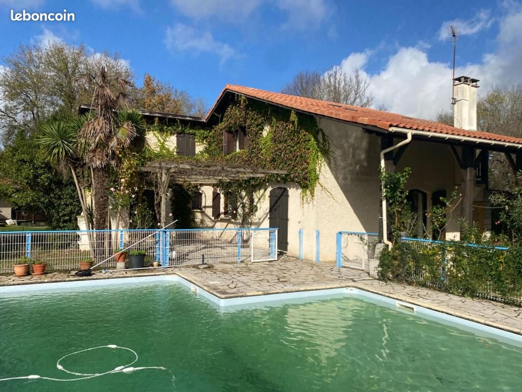 Maison 8 pièces 228 m² · à Saint-Loubès · 228 m² · 459 000 €