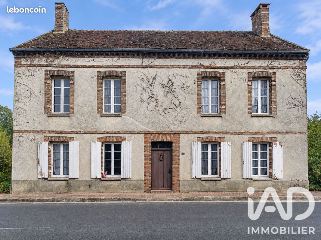 Maison 4 pièces 125 m² · à Plessis-Saint-Jean · 125 m² · 129 500 €