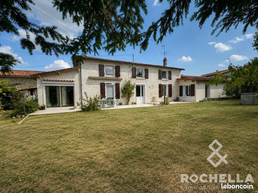 Maison 7 pièces 180 m² · au Vert · 180 m² · 183 000 €