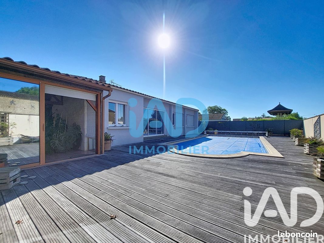 Maison 8 pièces 171 m² · à Villiers-en-Plaine · 171 m² · 270 000 €