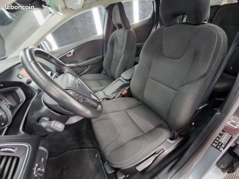 Volvo V40 D2 120CH BVA KINETIC * BLUETOOTH * XENON * RADAR (image 7)