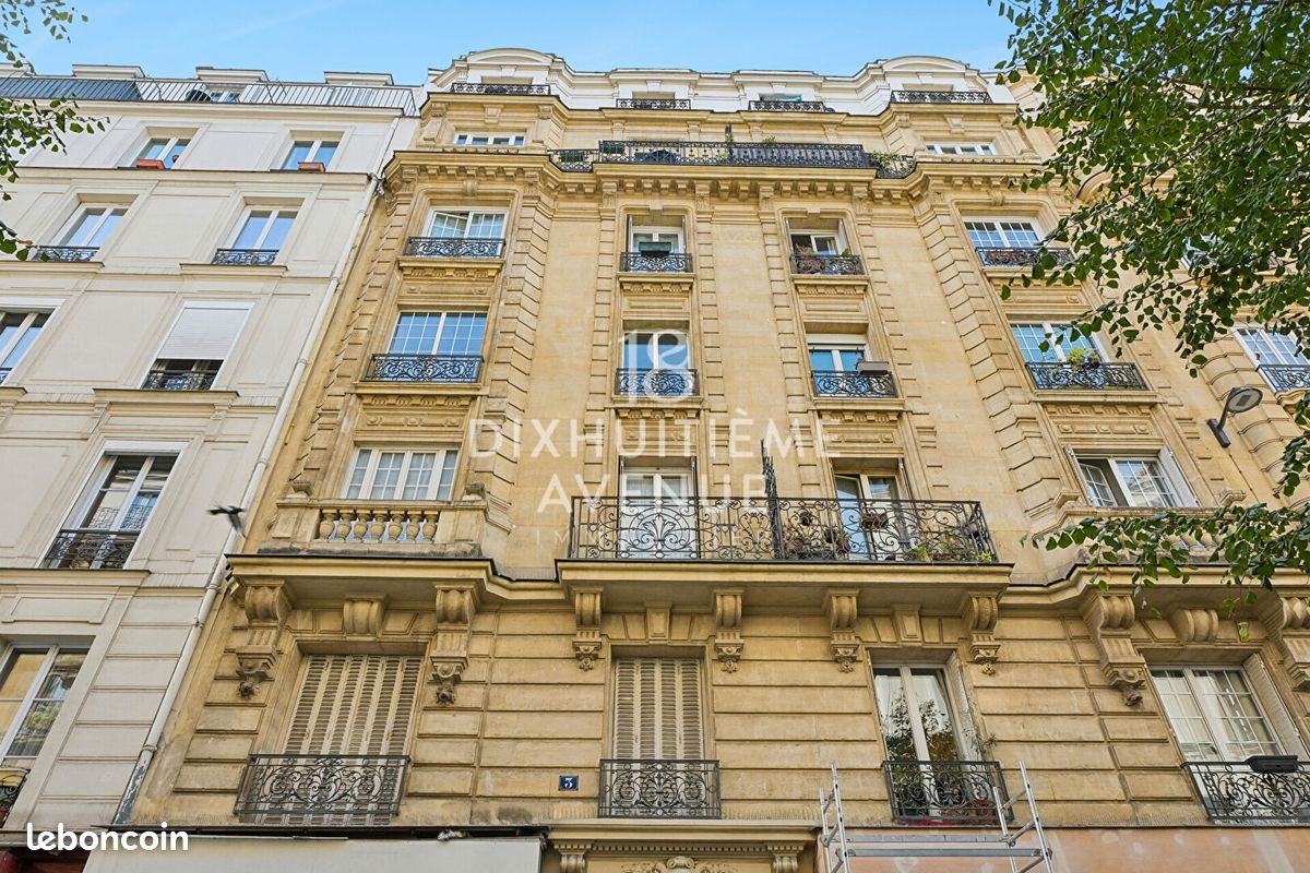 Appartement 2 pièces 31 m² · à Paris · 31 m² · 262 000 €