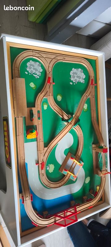Table jeux brio (image 1)
