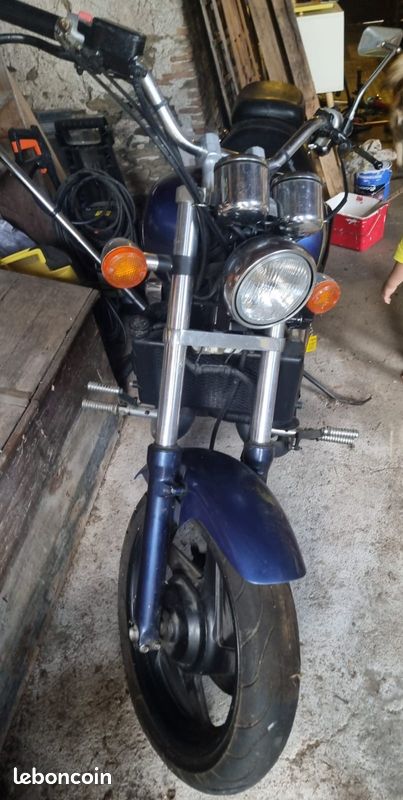 Honda VFC 750 Magna 1993 – 63 700 km – À remettre en route (image 2)