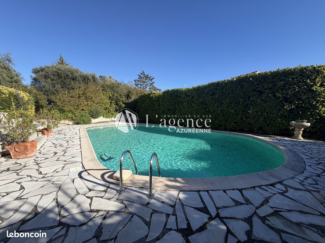 Maison 5 pièces 224 m² · à Cagnes-sur-Mer · 224 m² · 890 000 €