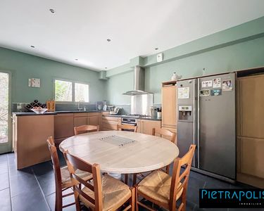 Maison 950 000 € - 270 m²