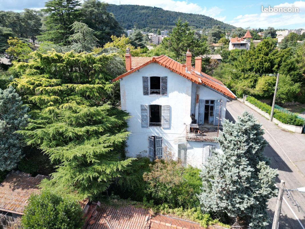 Maison 12 pièces 215 m² · à Annonay · 215 m² · 169 000 €